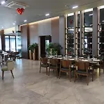 Ilyonis Luxury Apartment