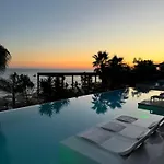 Ilyonis Luxury דירה *