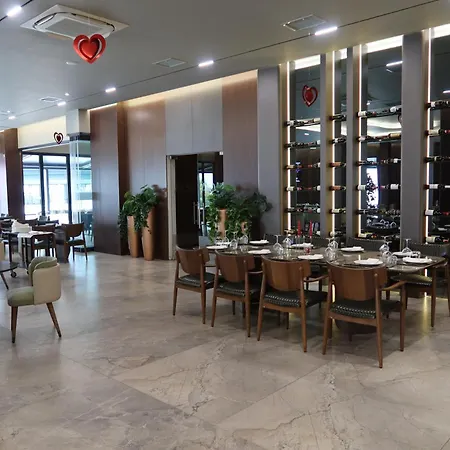 Ilyonis Luxury شقة